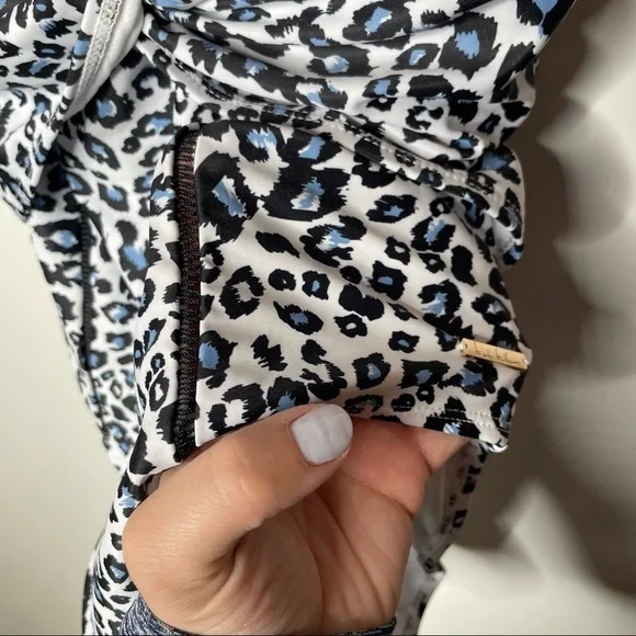 Nicole Miller Twist Front‎ Plunge One-Piece Swimsuit Leopard Print Xlarge - Picture 6 of 8